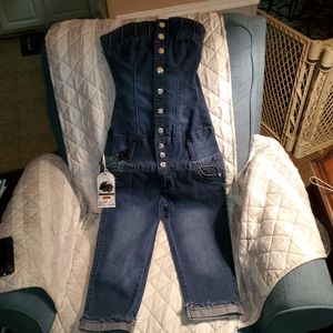 New,  Silver Diva Push Up rolled cuff Jeans.